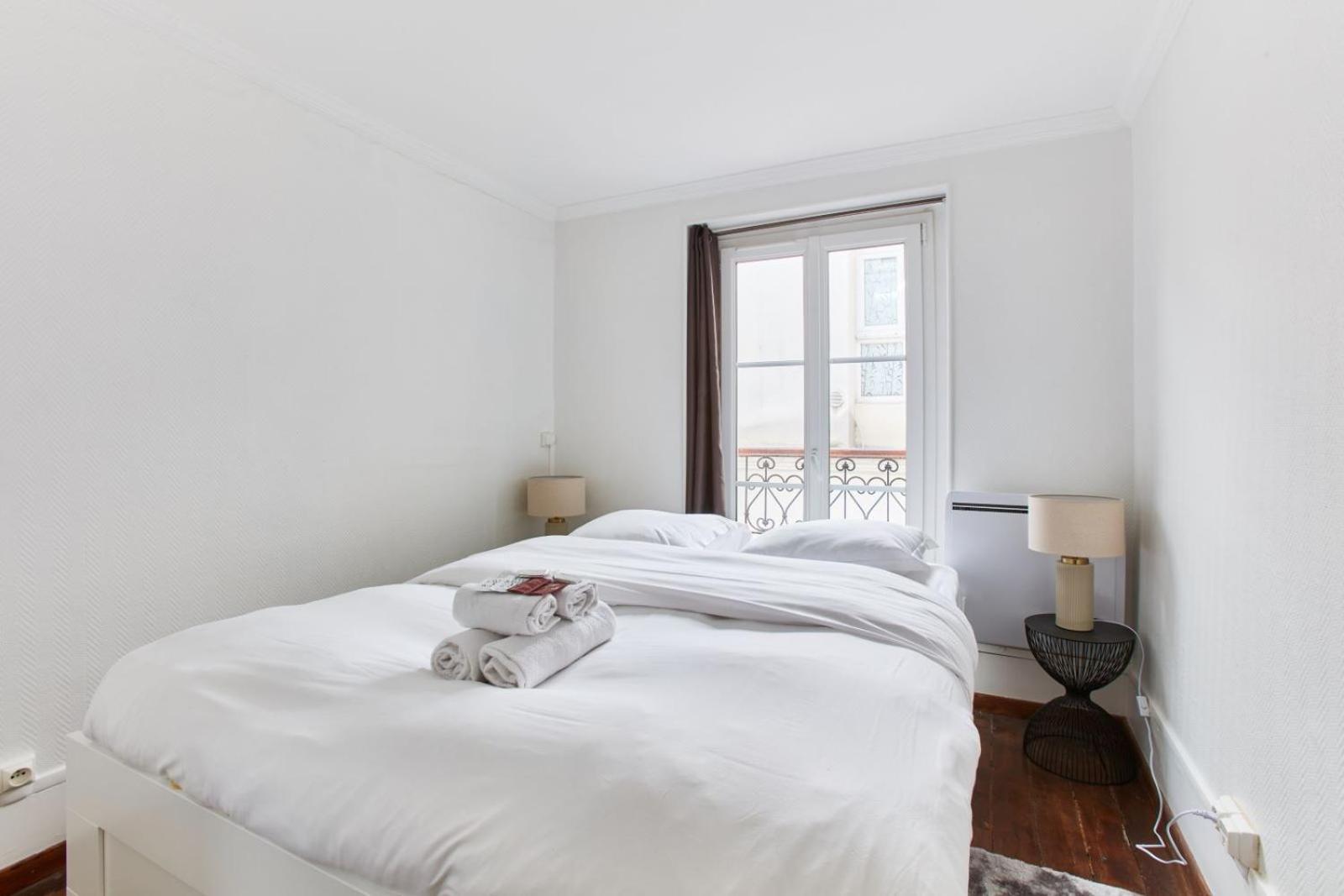 Cosy Montmartre 2Br Apartment ปารีส ภายนอก รูปภาพ